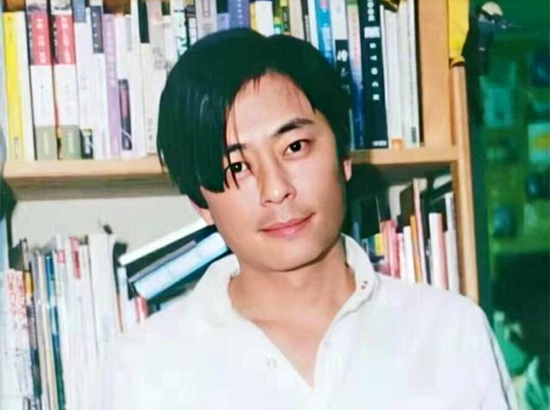 2001ɤӱ˭µĶ