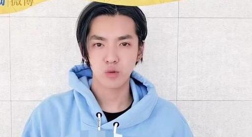 吴亦凡素颜照图片 这样还叫丑就没有帅的了!