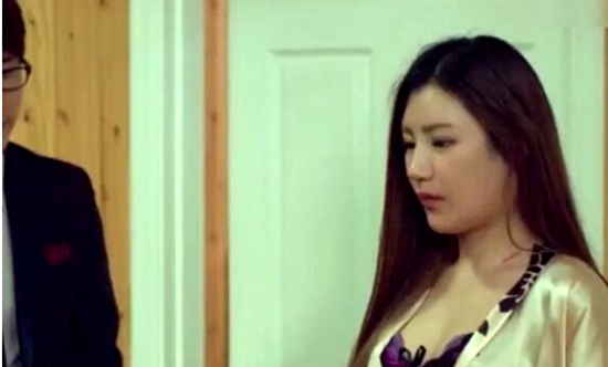 �����ɩ���������ܵ�ζ����Ӱ����ʲô �����ɩ�ӵ�ӰŮ������˭