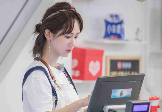 杨紫原名杨旎奥什么情况 杨紫为什么改名?