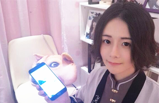 ������ī�������е�Ů�� ��ī�����������Ͻ���