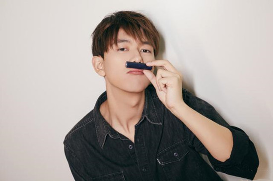 李现是哪家公司的艺人 李现是杨天真公司的吗