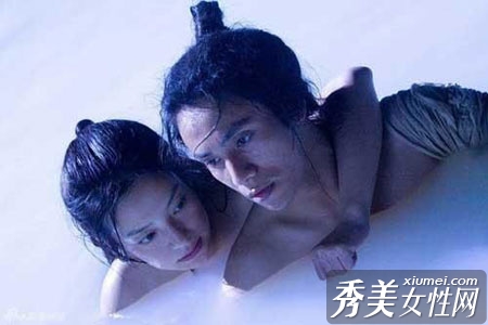 盘点当红明星在电影里惹火的鸳鸯浴镜头