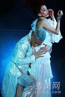 ʮ��Ů�ǲ������ο��͵�����˲��