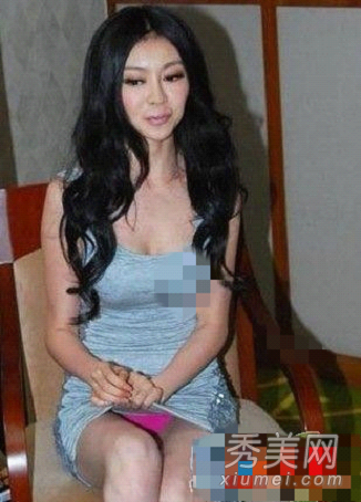 当众撩裙走光的10大淡定女星