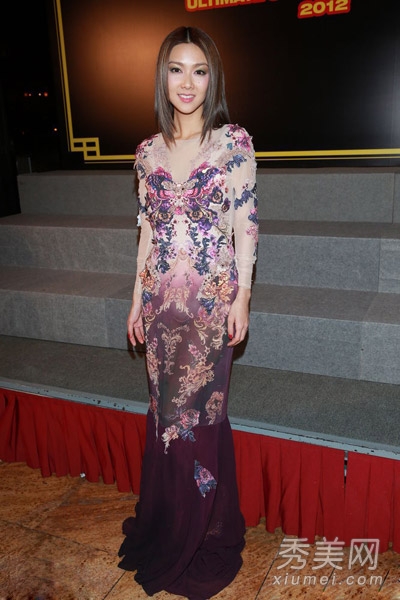 薛凯琪透视装现臀沟 女星红毯穿衣无下限