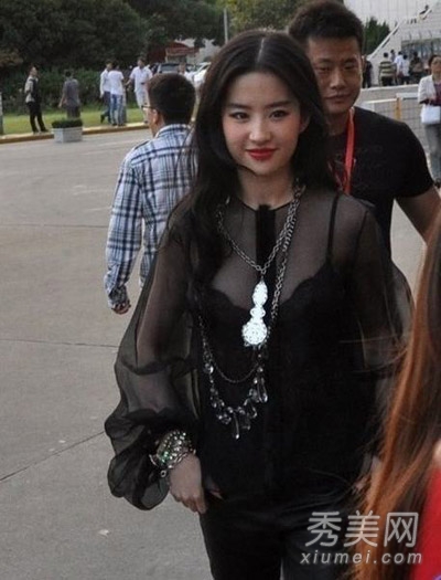 Ѧ����͸��װ���ι� Ů�Ǻ�̺����������