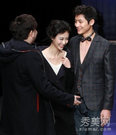 �������㱻�������� �̵�Ů�Ǳ�����˲��