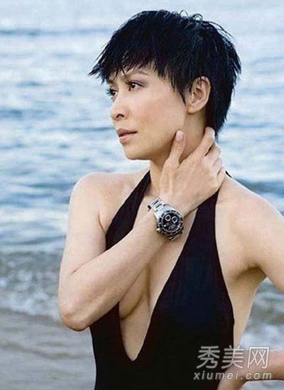 柳岩莫小棋 十大八字奶女星PK胸器