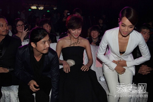 Ů�����쵤���ظ����߹� �̵�Ů�������߹�˲��