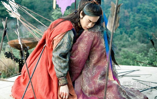 �������������¾��� Ů������԰���������ع�