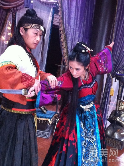 �������������¾��� Ů������԰���������ع�