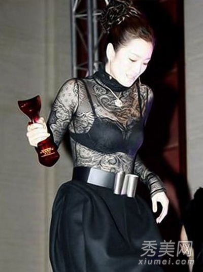 15大女星爱内衣外穿 走光露点不在乎