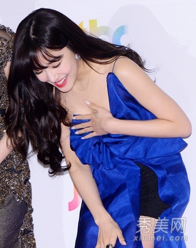 15大女星爱内衣外穿 走光露点不在乎