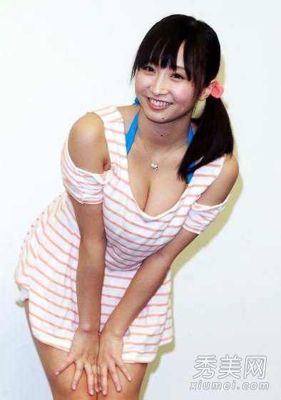 女星纪见步美严管身体 每日脱光照镜检视