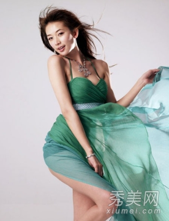 胸部形状最美的10大女星 诱人无比