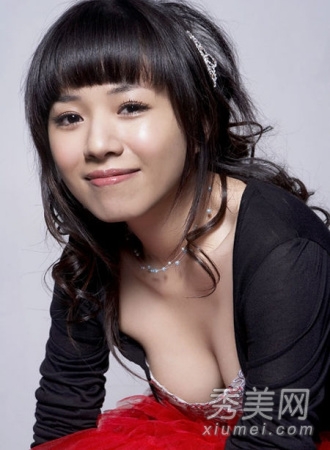 胸部形状最美的10大女星 诱人无比