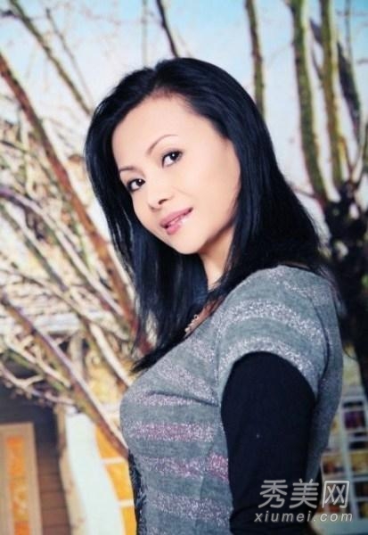 郭美美妈妈大量私照曝光 50岁的她似少妇
