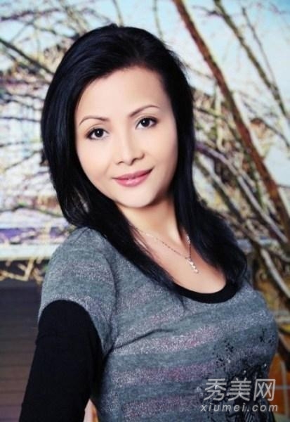 郭美美妈妈大量私照曝光 50岁的她似少妇