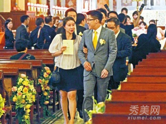 郭晶晶近况:与霍启刚人前恩爱人后冷