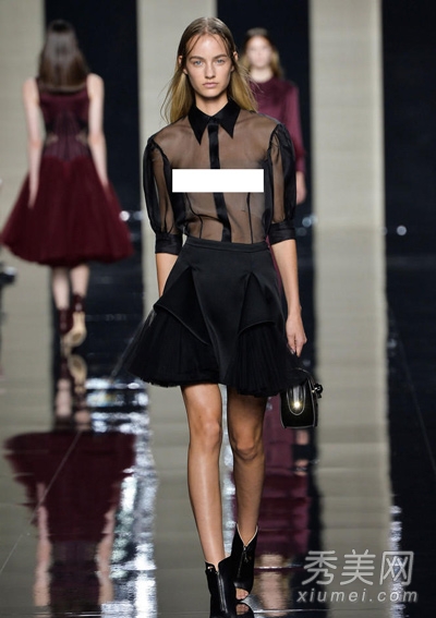时装周“薄露透” T台各种透视装