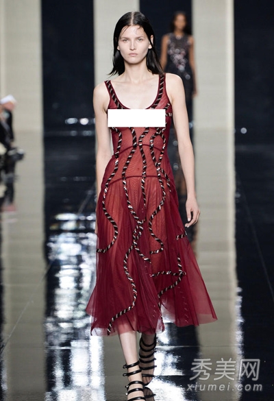 时装周“薄露透” T台各种透视装