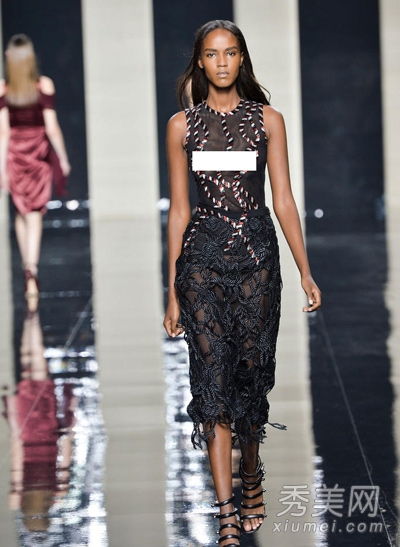 时装周“薄露透” T台各种透视装