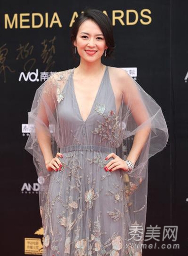 姚晨首次回应出轨事件 章子怡十二度封后