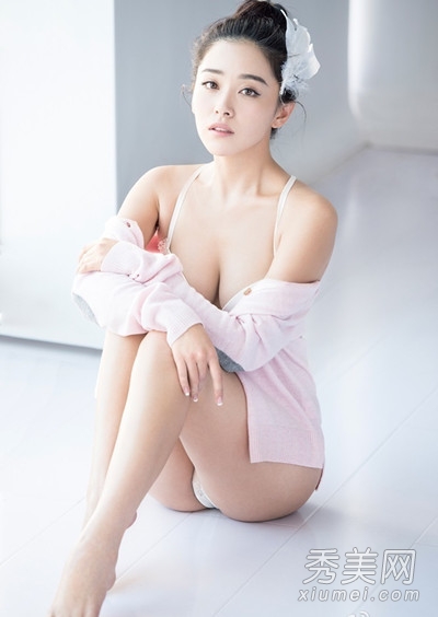 阚清子秀饱满美乳 这样的胸型值得拥有