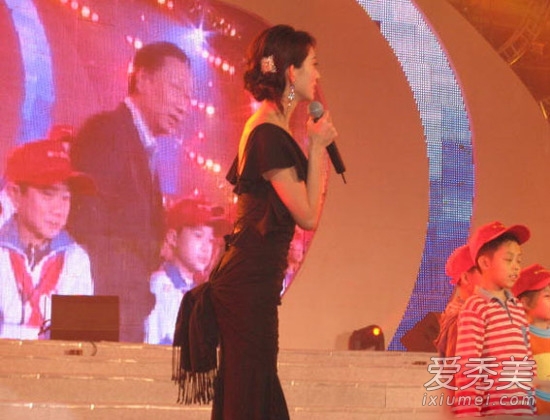 ����͸����Ů���·��㵵���ڱ���й����