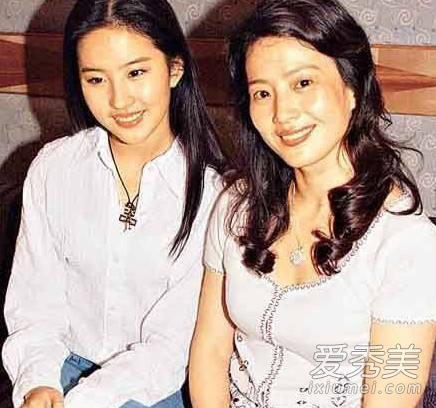 揭秘刘亦菲和干爹陈金飞真实关系