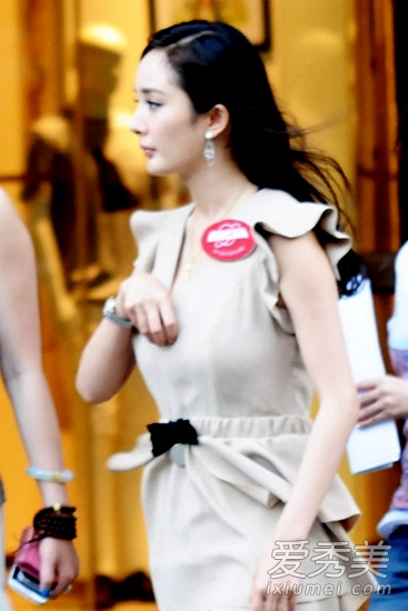 ������ٳ١��� Ů�ǵ�����������·�˿���_Ů���߹�ͼƬ