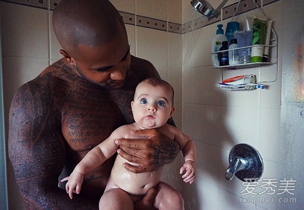 澳洲超萌大眼宝宝照片引十万人点赞