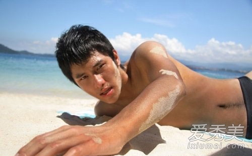 朱梓骁怎么了 曝朱梓骁郭敬明亲热致肛裂