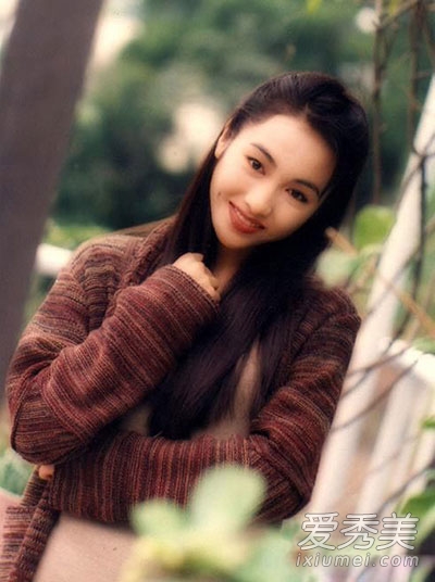 ����44�����գ���ɫ��Ů����ʢ��