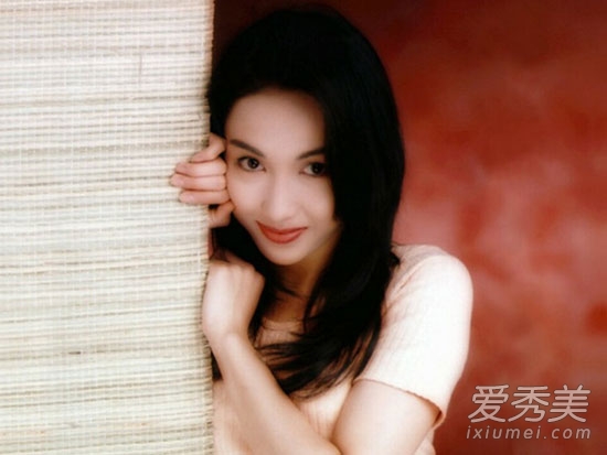 ����44�����գ���ɫ��Ů����ʢ��