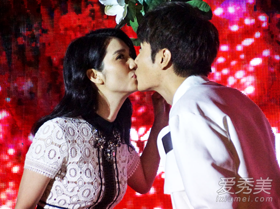 洪欣为什么嫁给张丹峰 张丹峰个人资料背景女儿照片_张丹峰洪欣女儿照片