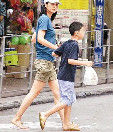 洪欣为什么嫁给张丹峰 张丹峰个人资料背景女儿照片_张丹峰洪欣女儿照片