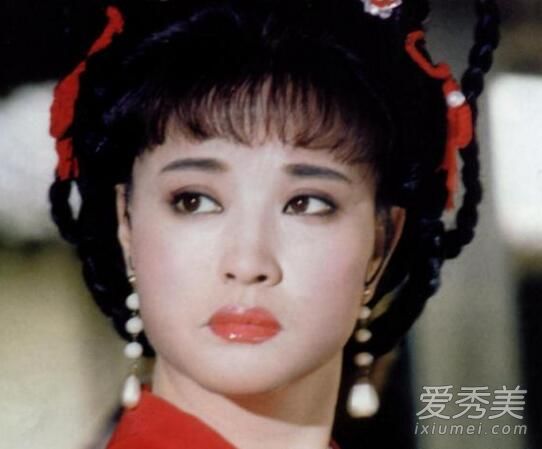 赵薇刘晓庆亲密合影 60岁刘晓庆素颜老态照不忍直视_刘晓庆素颜照吓死人