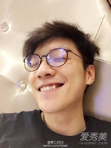 ���1022����������ǰŮ����������Ů�����ϱ�����Ƭ_������Ů����˭