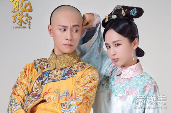 杨紫秦俊杰微博互相吐槽秀恩爱 杨紫秦俊杰是怎么认识的_杨紫男朋友照片