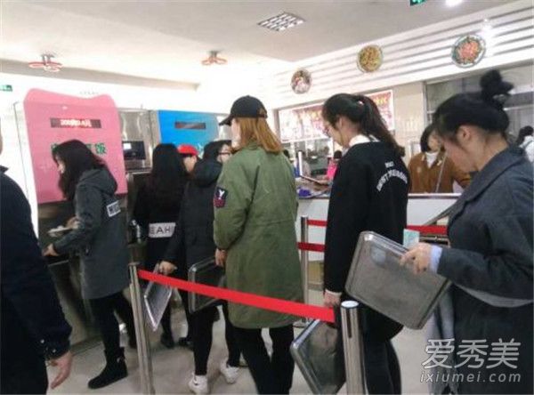 自动打饭机是什么?自动打饭机在哪个学校使用?_自动打饭机介绍