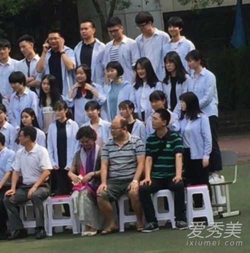 王俊凯高中毕业照 王俊凯毕业于哪个学校?