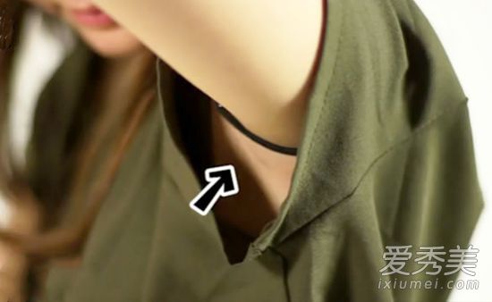 一字肩衣服如何固定住不往上跑 一字肩衣服老是往上跑怎么办