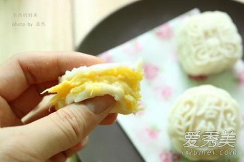 冰皮奶黄月饼好吃吗 冰皮奶黄月饼怎么做