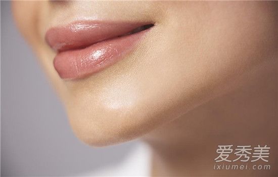 唇彩和唇蜜哪个好 唇彩和唇蜜的区别