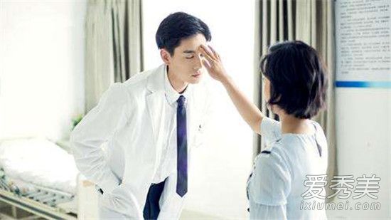 ��һ����Ů������ ��һ��Ů���ѱ�׼