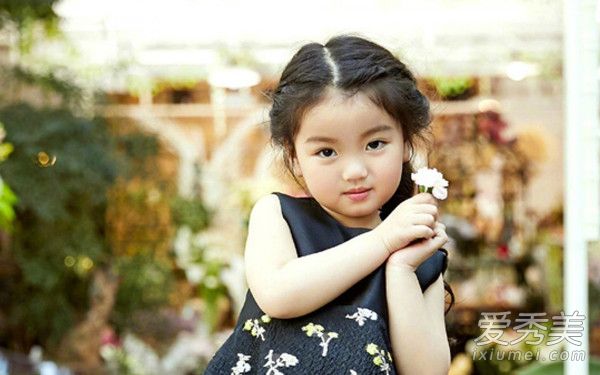 2017阿拉蕾崔雅涵最新萌照高清无水印版 阿拉蕾为什么这么火