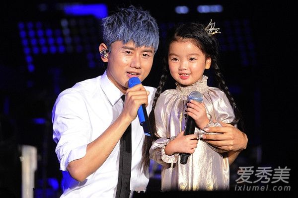 2017阿拉蕾崔雅涵最新萌照高清无水印版 阿拉蕾为什么这么火