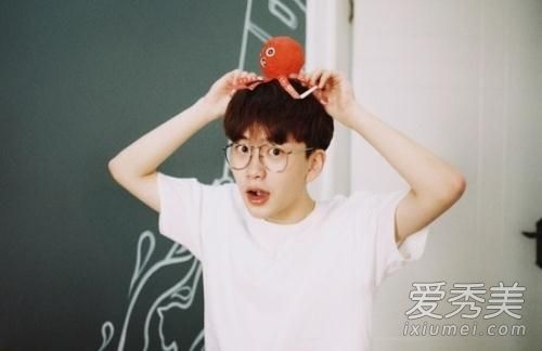 ������Ϊʲô��ô�� ������Ů������˭��������΢����Ƭ